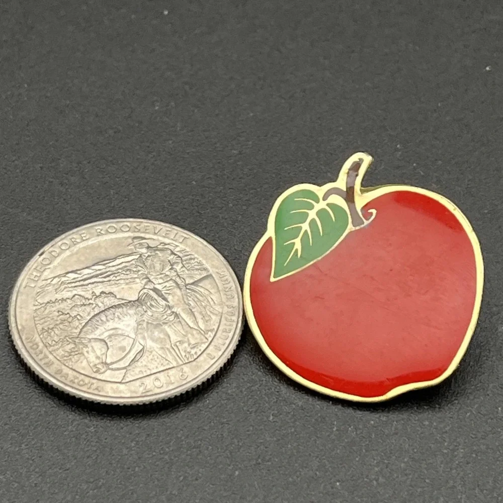 Big Red Apple‎ Lapel Hat Pin